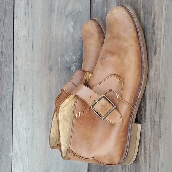 Ugg Australia Mens Classic High Top Buckle Leather Ankle Booties sz 10 - Picture 2 of 13